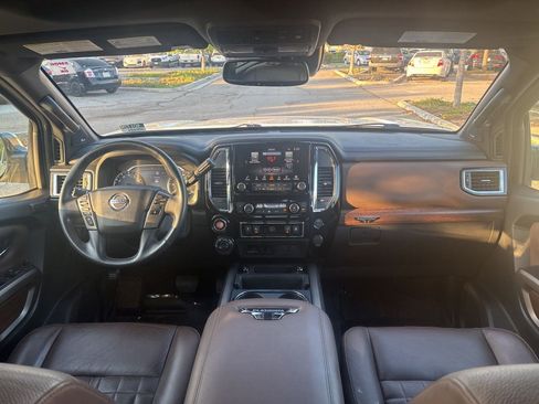 Used 2022 Nissan Titan Platinum Reserve w/ Moonroof Package image 4