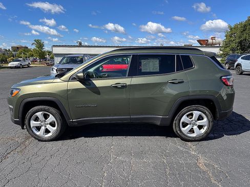 Used 2020 Jeep Compass Latitude w/ Cold Weather Group AWD/4WD image 6