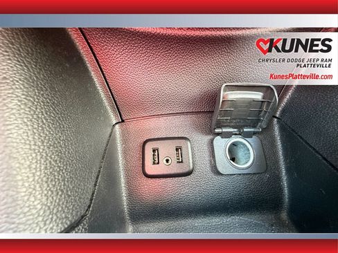 Used 2019 Chevrolet Cruze LT w/ LT True North Edition FWD image 31