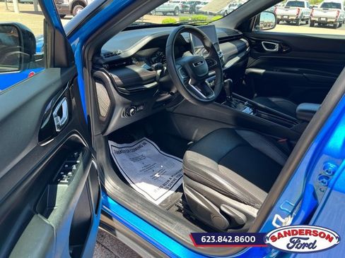 Used 2023 Jeep Compass Trailhawk image 11