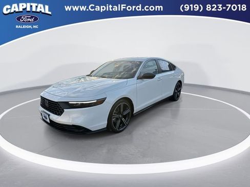 Used 2024 Honda Accord Sport image 4