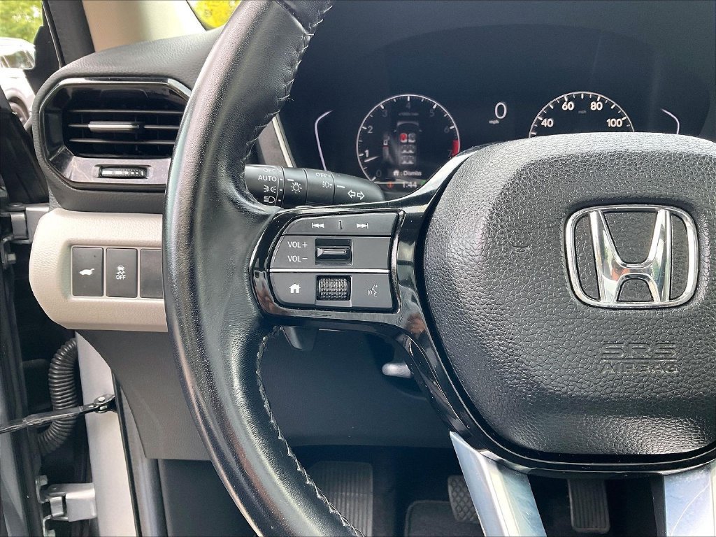 Used 2024 Honda Pilot Touring image 24