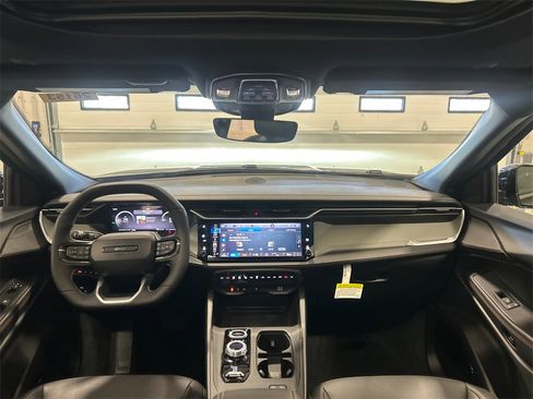 New 2026 Jeep Cherokee Laredo image 30