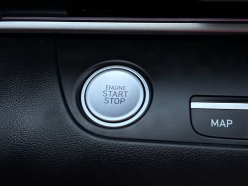 Used 2025 Hyundai Elantra SEL FWD image 23
