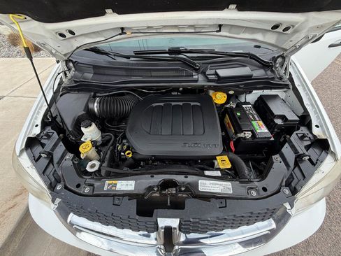 Used 2019 Dodge Grand Caravan SE FWD image 25