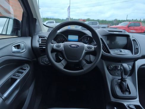 Used 2016 Ford Escape SE w/ Equipment Group 201A AWD/4WD image 2