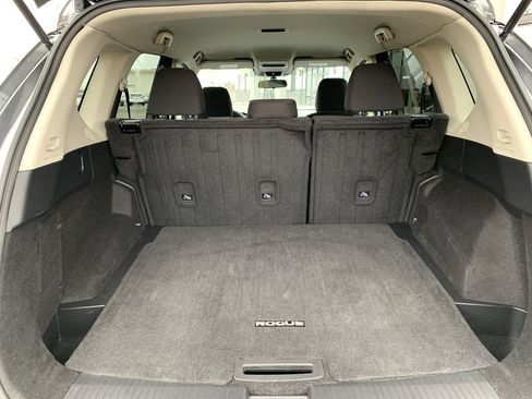 Used 2024 Nissan Rogue S image 12