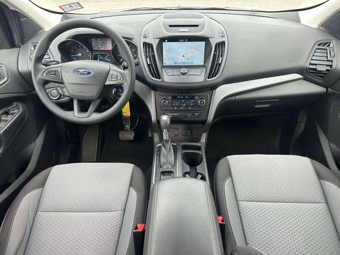 Used 2017 Ford Escape SE w/ Equipment Group 201A FWD image 12