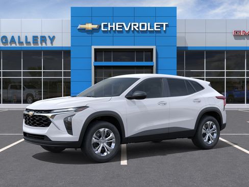 New 2026 Chevrolet Trax LS FWD image 2