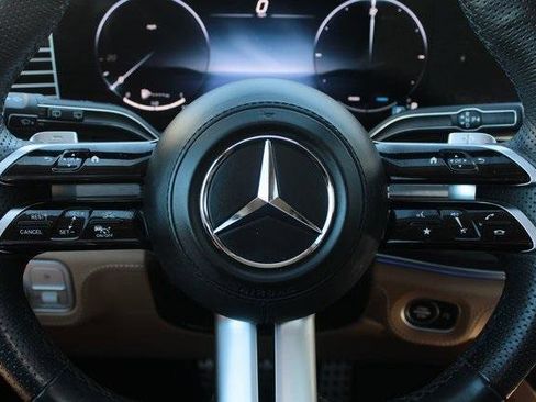 Used 2024 Mercedes-Benz GLS 580 4MATIC image 14