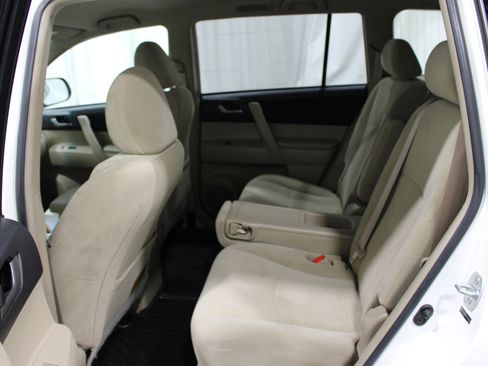 Used 2012 Toyota Highlander SE w/ Tech Pkg AWD/4WD image 18