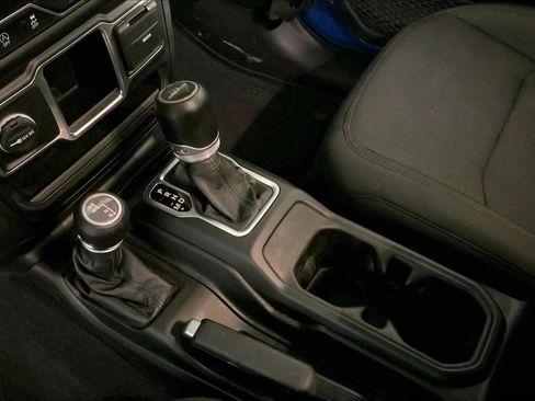 Used 2023 Jeep Gladiator Sport w/ Trailer Tow Package image 17