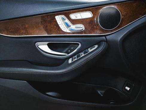 Used 2017 Mercedes-Benz C 300 C 300 image 17