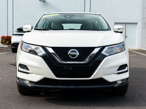 Used 2022 Nissan Rogue Sport SL w/ Premium Package image 2