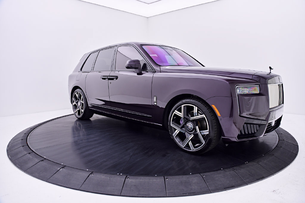 Used 2025 Rolls-Royce Cullinan Black Badge AWD/4WD image 18