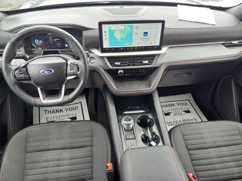 Used 2025 Ford Explorer ST-Line w/ ST-Line Street Pack AWD/4WD image 17