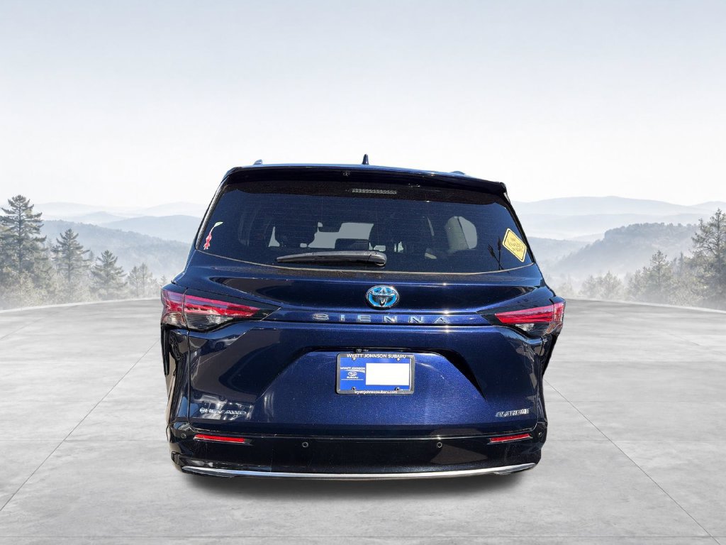 Used 2025 Toyota Sienna Platinum AWD/4WD image 7