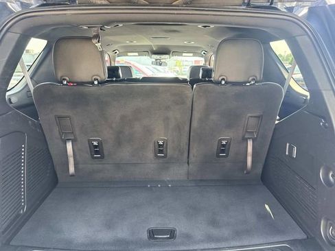 Used 2024 GMC Yukon SLT image 8