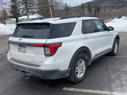 Used 2025 Ford Explorer Active image 5