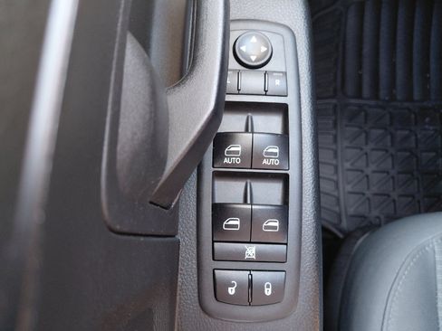 Used 2018 RAM 1500 Express image 17