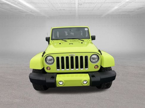 Used 2017 Jeep Wrangler Unlimited Sahara w/ Dual Top Group AWD/4WD image 14