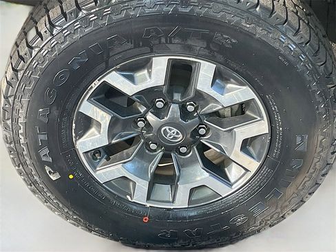 Used 2022 Toyota Tacoma SR5 image 28