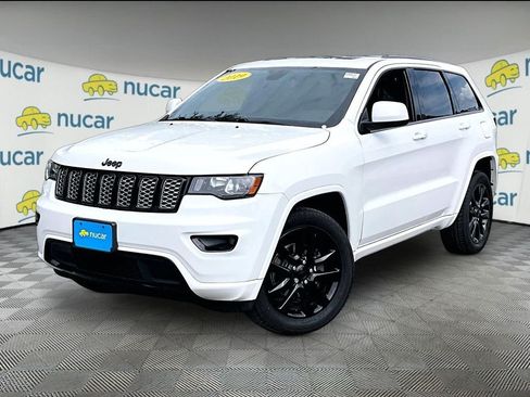 Used 2019 Jeep Grand Cherokee Altitude AWD/4WD image 3