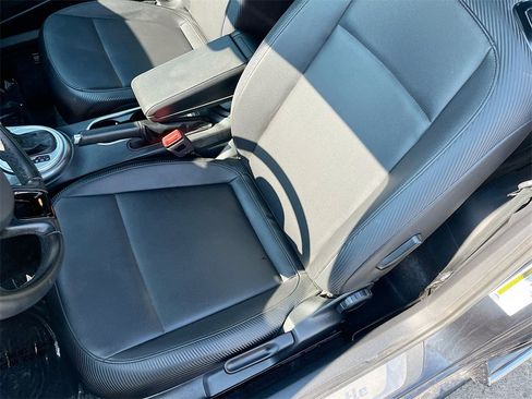 Used 2019 Volkswagen Beetle 2.0T SE image 19