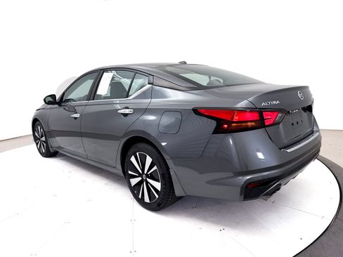 Used 2021 Nissan Altima 2.5 SV w/ SV Premium Package FWD image 14