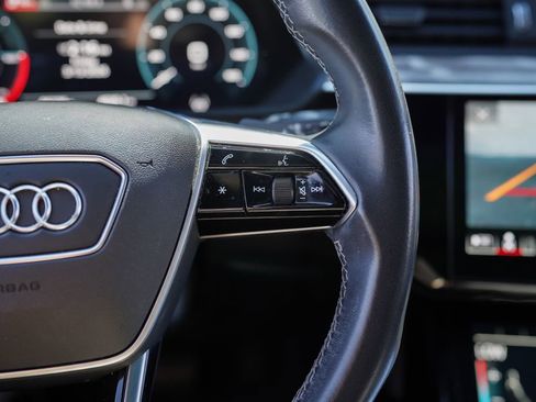 Used 2023 Audi e-tron Premium Plus image 30