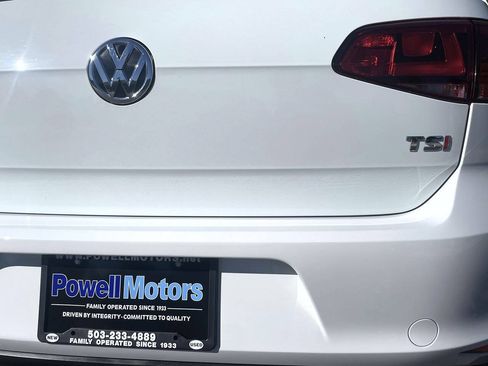 Used 2015 Volkswagen Golf S FWD image 8