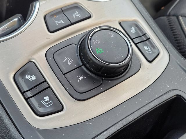 Used 2022 GMC Terrain Denali w/ Denali Premium Package AWD/4WD image 19