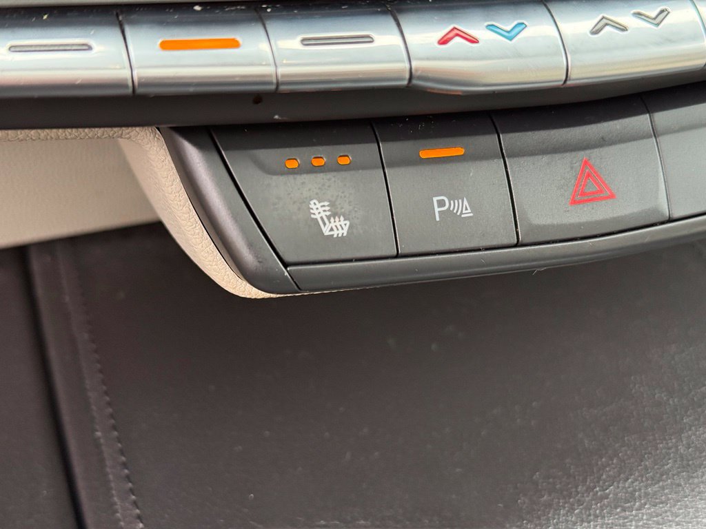 Used 2019 Cadillac XT4 Luxury w/ Cold Weather Package AWD/4WD image 35