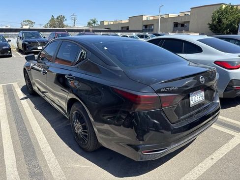 Used 2022 Nissan Altima 2.5 S FWD image 3