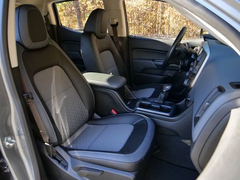 Used 2022 Chevrolet Colorado Z71 image 40