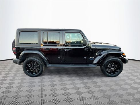 Used 2022 Jeep Wrangler Unlimited Sahara w/ Cold Weather Group image 5