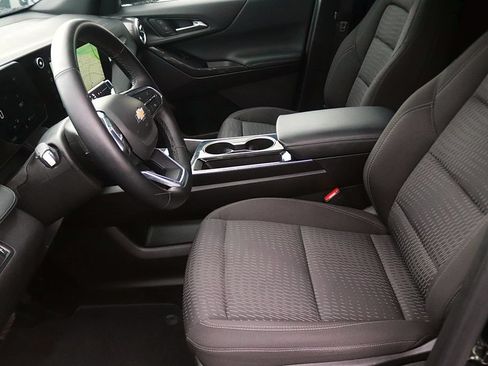 Used 2025 Chevrolet Equinox LT AWD/4WD image 13