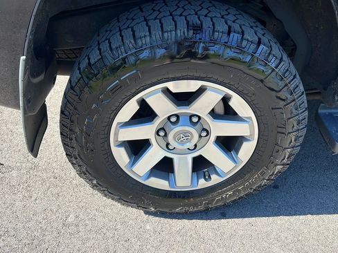 Used 2016 Toyota 4Runner Trail Premium AWD/4WD image 32