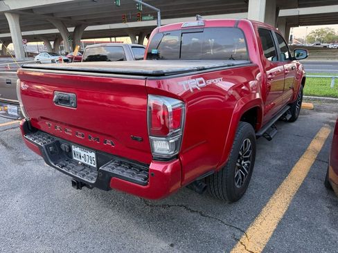 Used 2020 Toyota Tacoma TRD Sport w/ Technology Package image 4