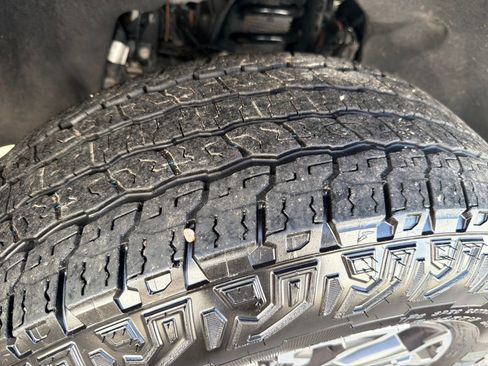 Used 2023 GMC Canyon AT4 image 12