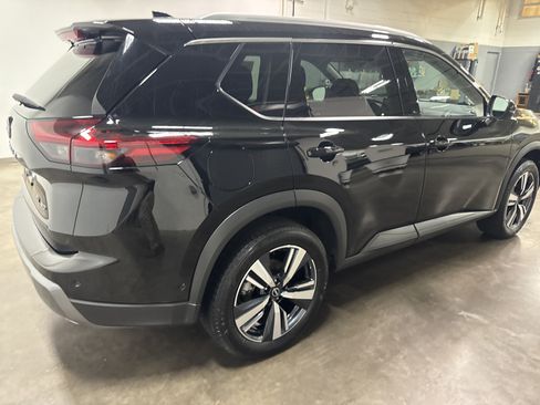 Used 2026 Nissan Rogue SL AWD/4WD image 3