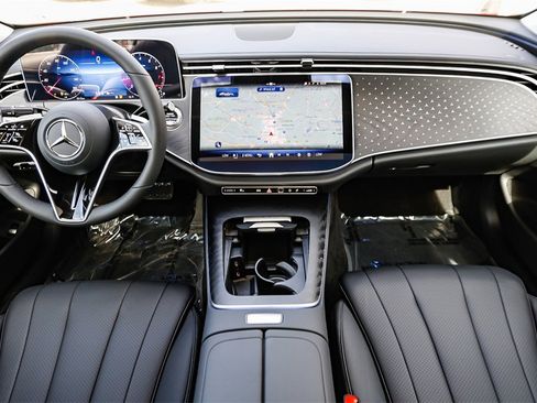 New 2026 Mercedes-Benz E 350 4MATIC Sedan image 10