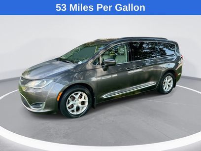 Used 2017 Chrysler Pacifica Touring-L w/ Tire & Wheel Group
