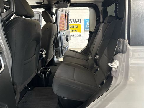 Used 2022 Jeep Gladiator Sport AWD/4WD image 32