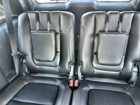 Used 2018 Ford Explorer Limited w/ Equipment Group 301A image 18
