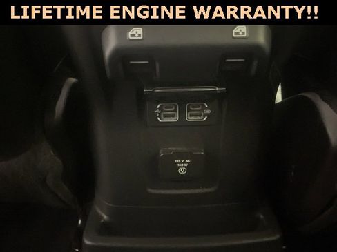 Used 2018 Jeep Wrangler Unlimited Sahara image 25