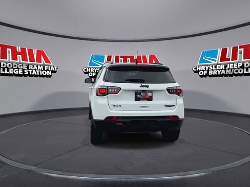 Used 2025 Jeep Compass Trailhawk w/ Trailer Tow Group AWD/4WD image 7