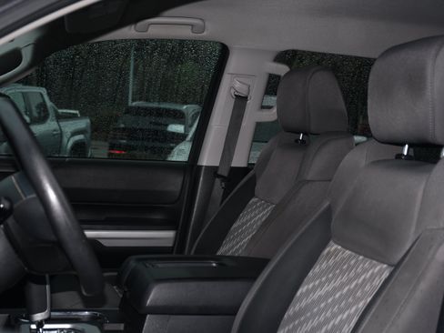 Used 2019 Toyota Tundra SR5 w/ SR5 Upgrade Package AWD/4WD image 11