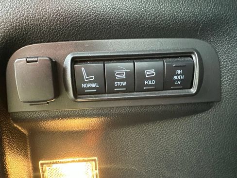 Used 2018 Ford Explorer Limited AWD/4WD image 41