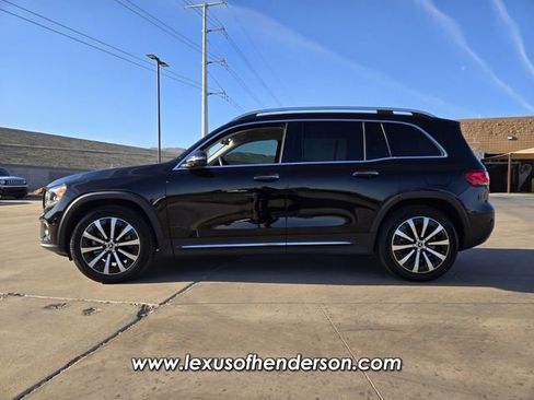 Used 2022 Mercedes-Benz GLB 250 4MATIC image 3